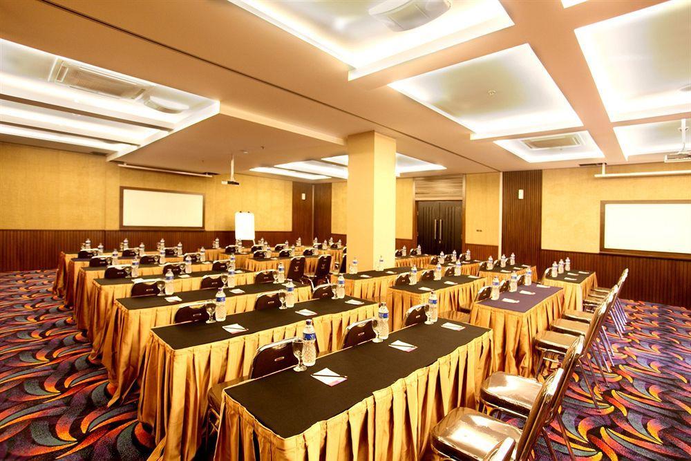 Vio Hotel Pasteur Bandung Exterior foto