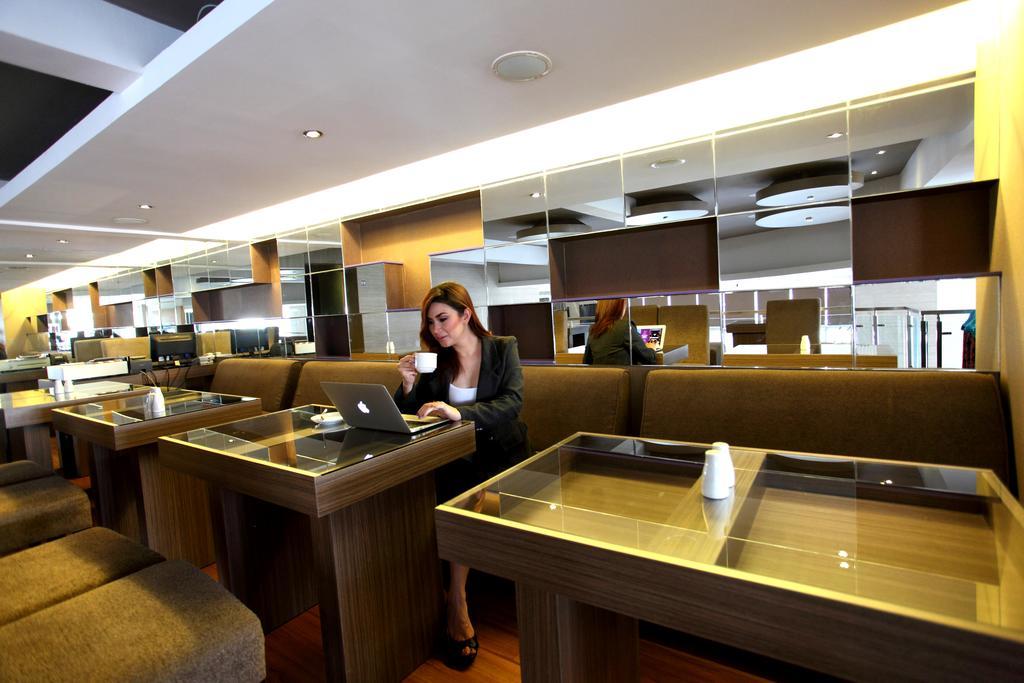 Vio Hotel Pasteur Bandung Exterior foto